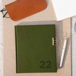 Bookbinders Design - 2022 Diary - Hardcover - Regular - Forest Green